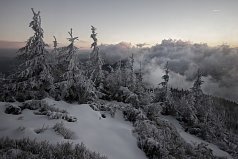 Porada nad mračny